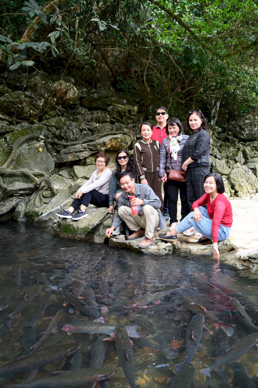 Du khách nên đi suối vào buổi sáng 